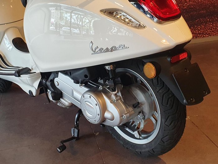 2024 Vespa Primavera 50 4T Primavera White