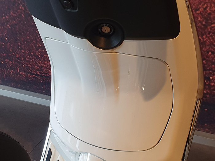 2024 Vespa Primavera 50 4T Primavera White