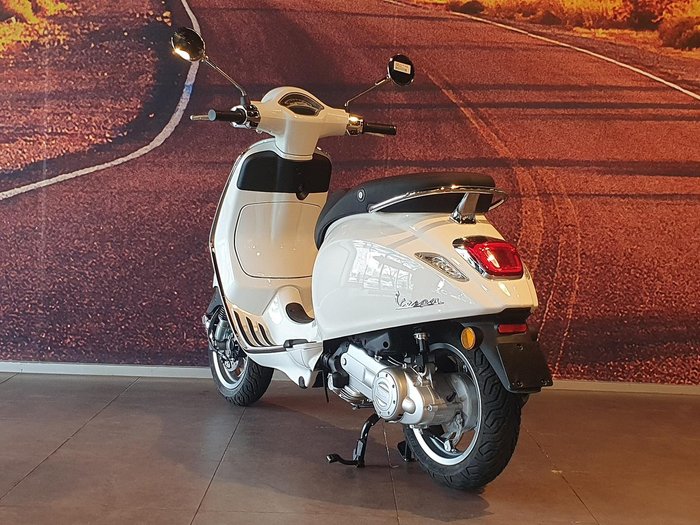 2024 Vespa Primavera 50 4T Primavera White