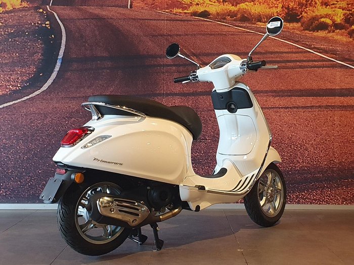 2024 Vespa Primavera 50 4T Primavera White