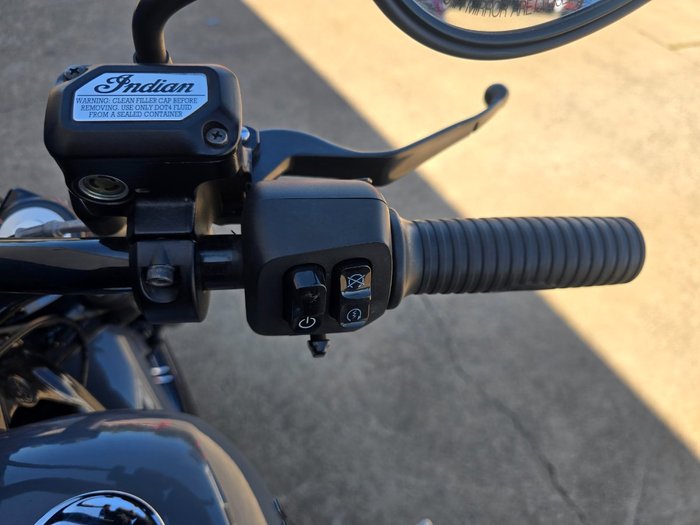 2022 Indian CHIEF DARK HORSE Grey
