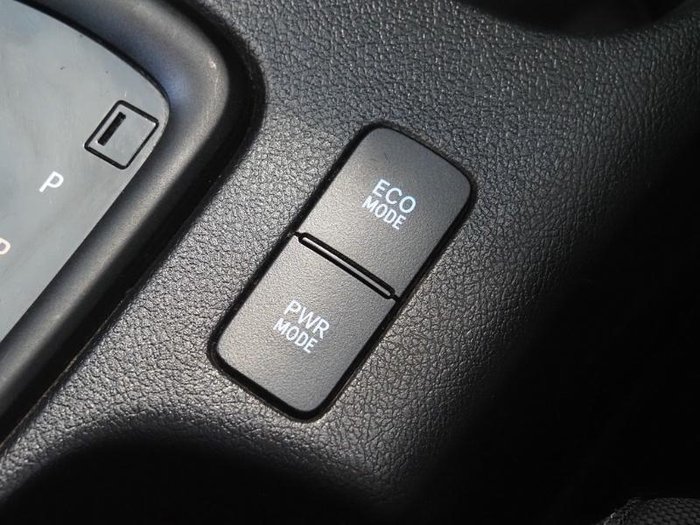 2020 Toyota Hilux SR