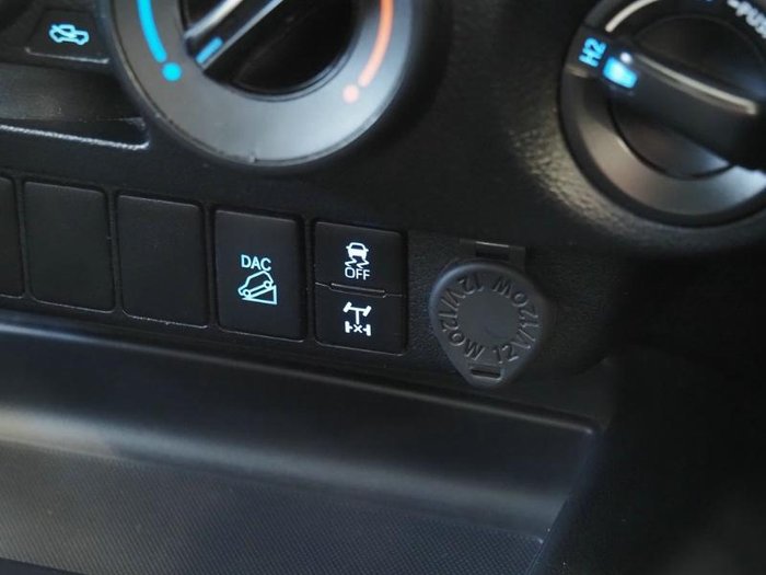 2020 Toyota Hilux SR