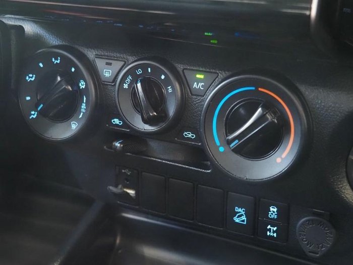 2020 Toyota Hilux SR