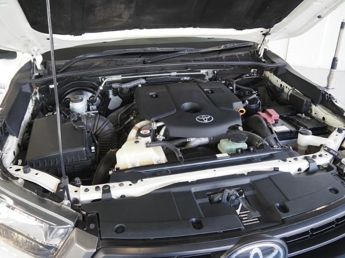 2020 Toyota Hilux SR