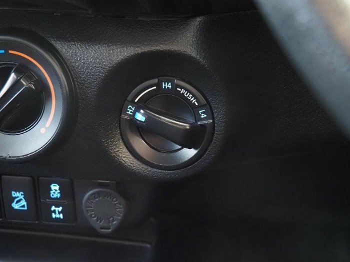 2020 Toyota Hilux SR