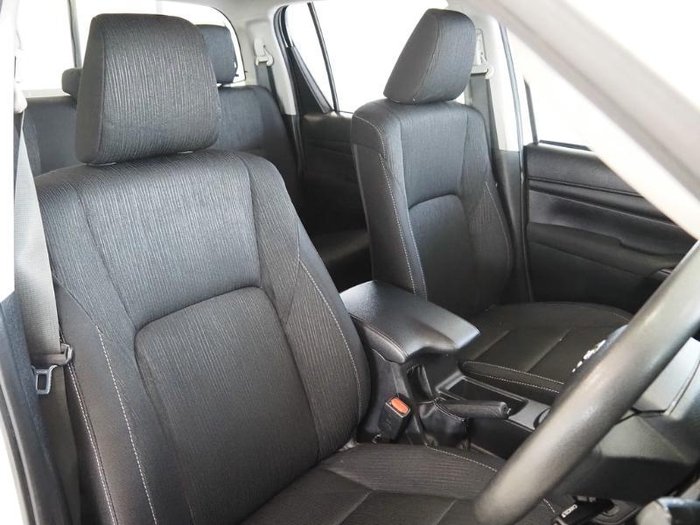 2020 Toyota Hilux SR