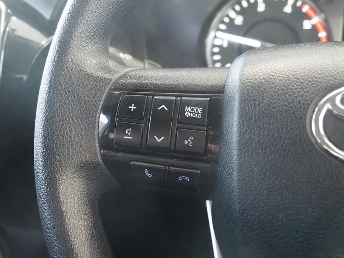 2020 Toyota Hilux SR