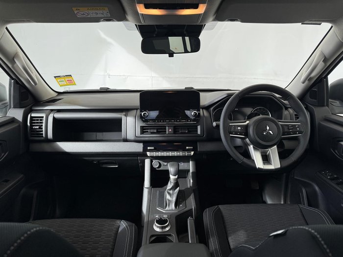 2025 Mitsubishi Triton GLX-R