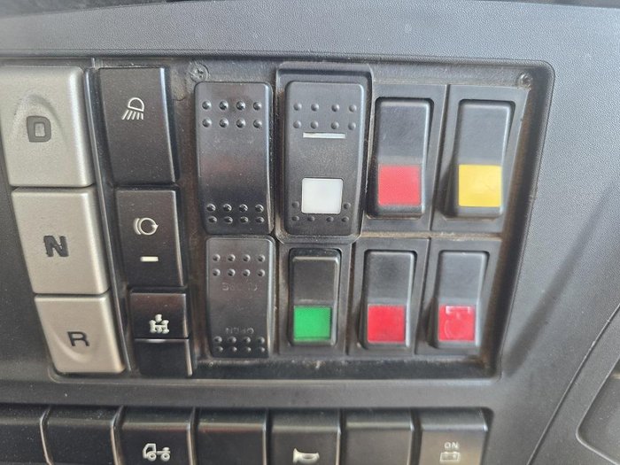 2015 Iveco Powerstar 6400