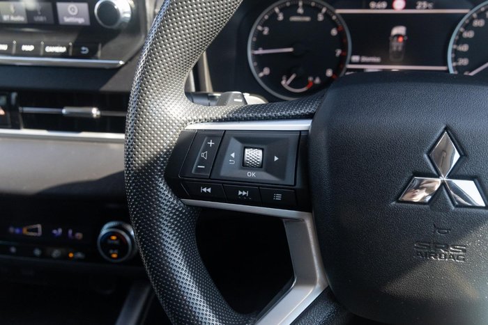 2022 Mitsubishi Outlander ES