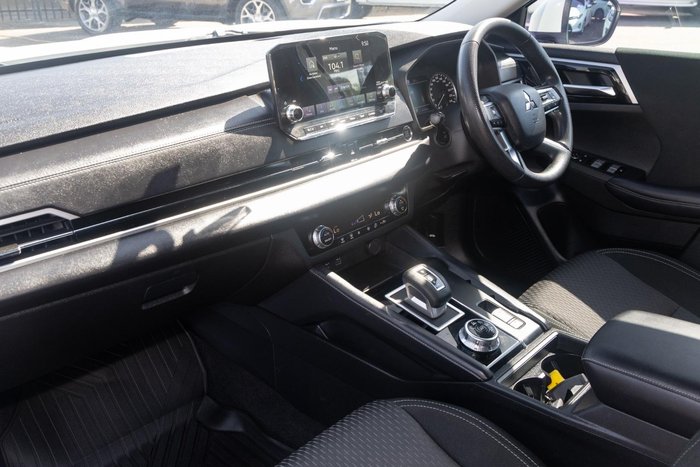 2022 Mitsubishi Outlander ES