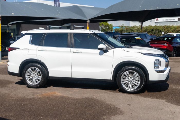 2022 Mitsubishi Outlander ES