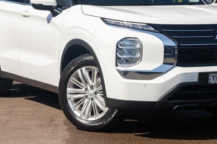 2022 Mitsubishi Outlander ES
