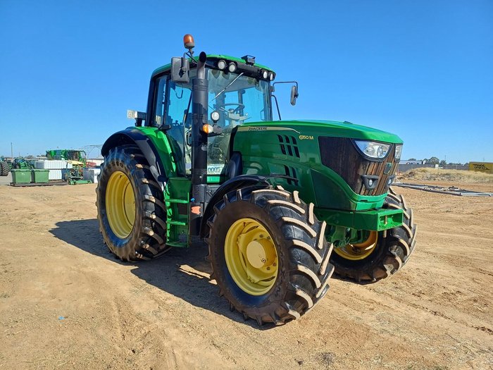 2016 John Deere 6150M Green