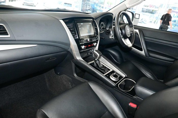 2024 Mitsubishi Pajero Sport GLS