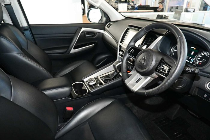 2024 Mitsubishi Pajero Sport GLS