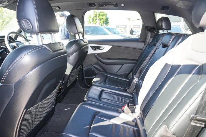 2022 Audi Q7 55 TFSI S line