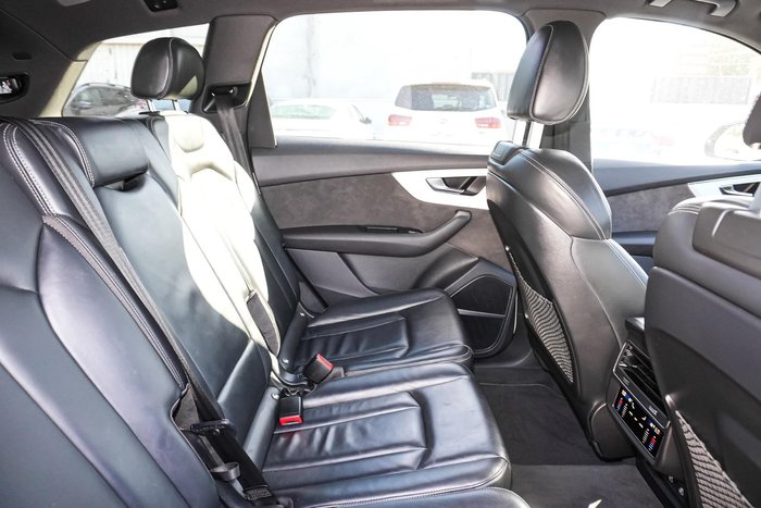 2022 Audi Q7 55 TFSI S line