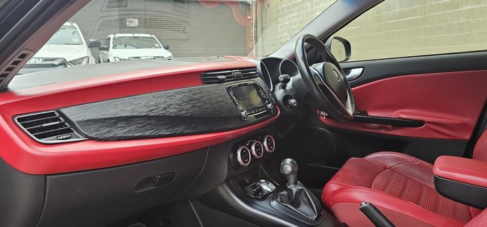 2017 Alfa Romeo Giulietta Super Series 2 Alfa Black