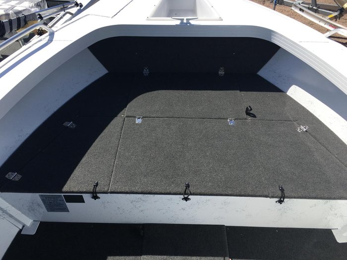 2023 Stacer 469 Outlaw Side Console