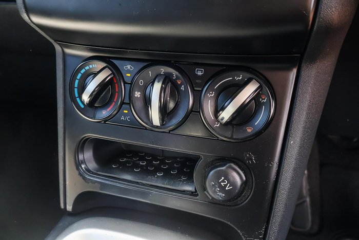 2013 Nissan Dualis ST