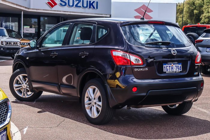 2013 Nissan Dualis ST