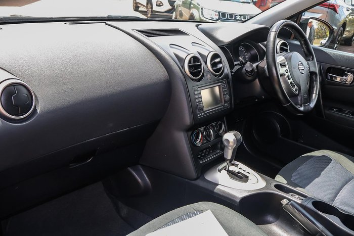 2013 Nissan Dualis ST