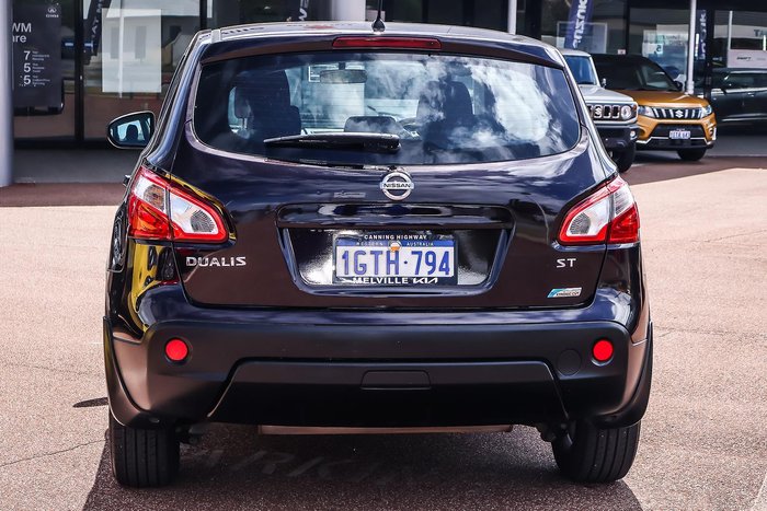 2013 Nissan Dualis ST