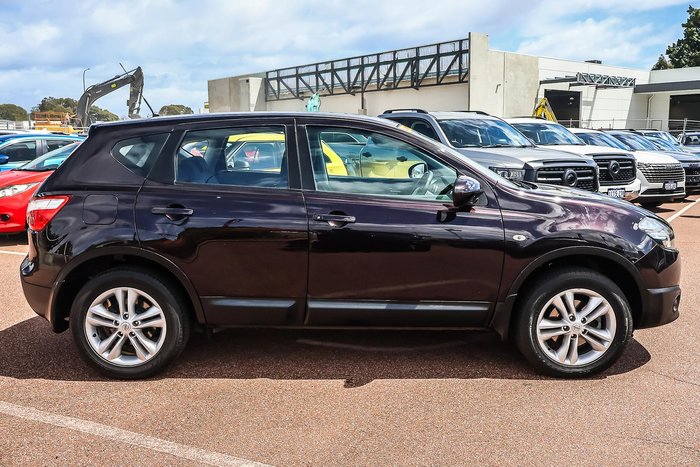 2013 Nissan Dualis ST