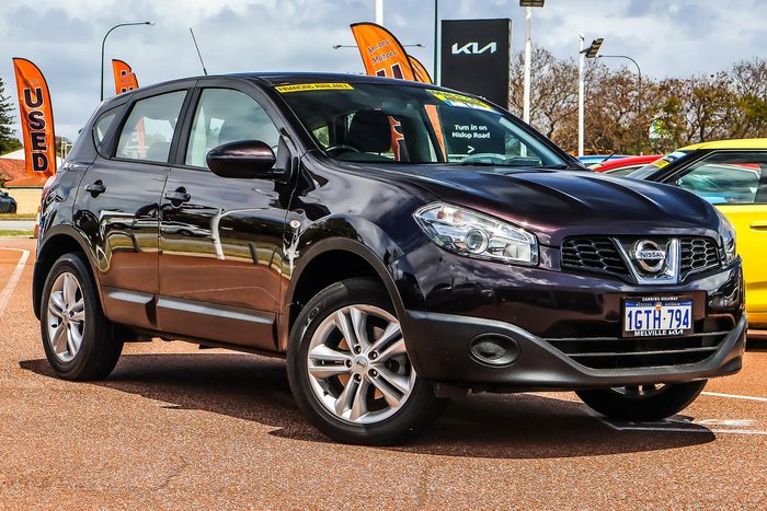 2013 Nissan Dualis ST