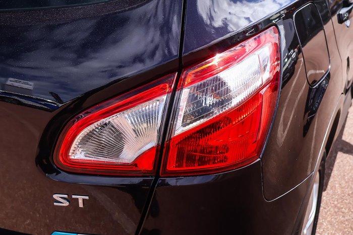 2013 Nissan Dualis ST