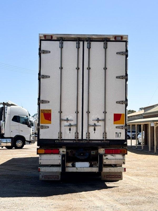 1997 FTE 22 Pallet Triaxle Fridge Van **Roadtrain**