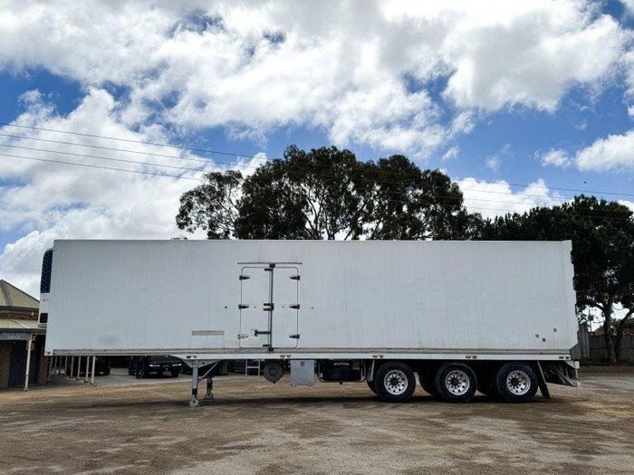 1999 FTE 22 Pallet Triaxle Refrigerated Trailer **Road Train**