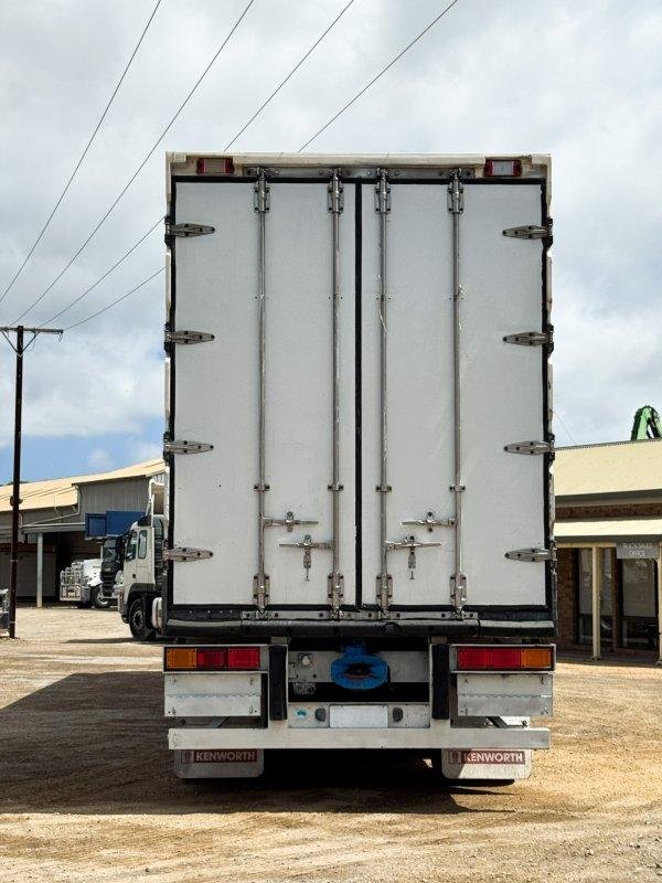 1999 FTE 22 Pallet Triaxle Refrigerated Trailer **Road Train**