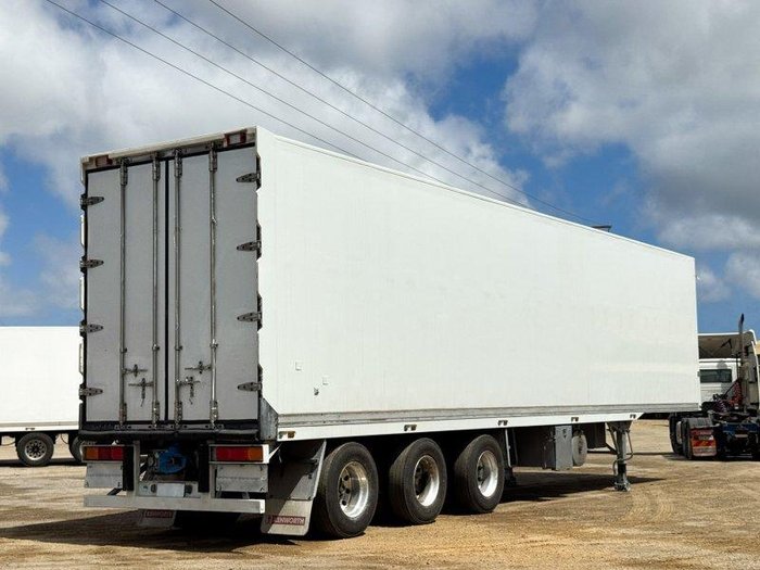 1999 FTE 22 Pallet Triaxle Refrigerated Trailer **Road Train**