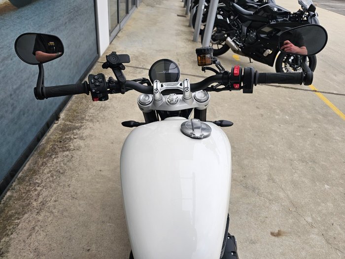 2024 Triumph BONNEVILLE SPEED TWIN 1200 White