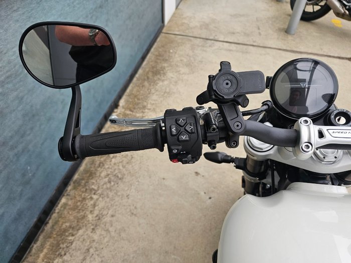 2024 Triumph BONNEVILLE SPEED TWIN 1200 White
