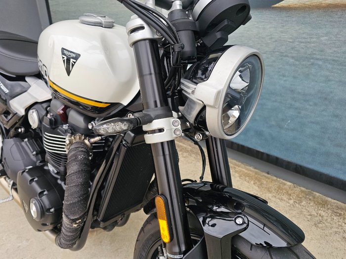 2024 Triumph BONNEVILLE SPEED TWIN 1200 White
