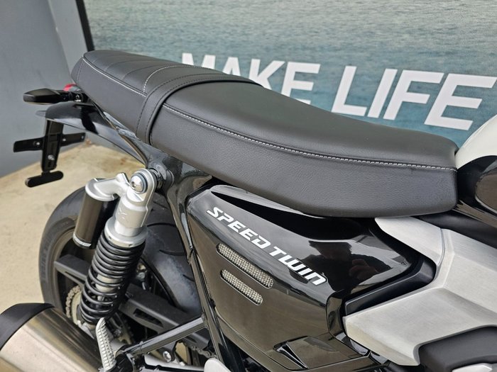 2024 Triumph BONNEVILLE SPEED TWIN 1200 White