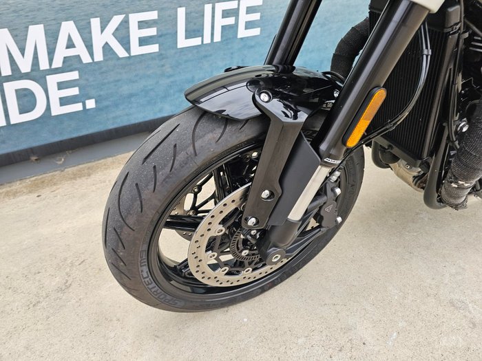 2024 Triumph BONNEVILLE SPEED TWIN 1200 White