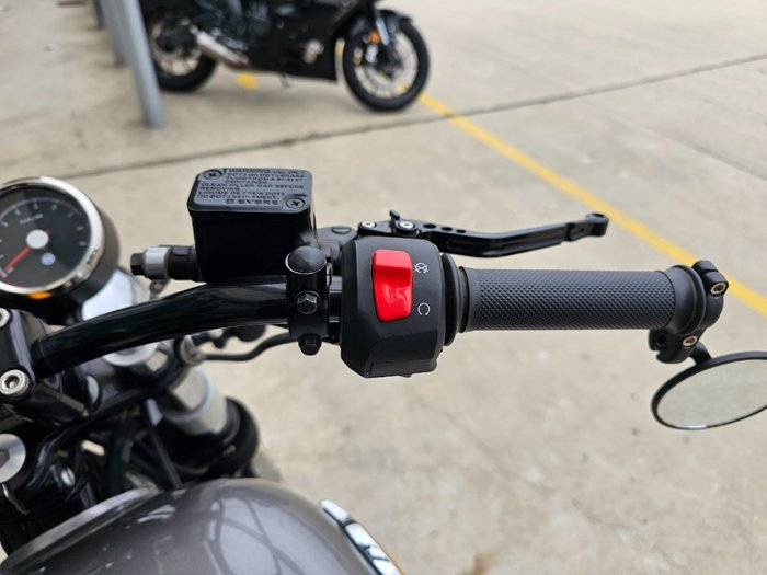 2019 ROYAL ENFIELD (SEE ALSO ENFIEL INTERCEPTOR 650 CLASSIC Silver