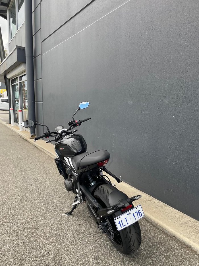 2025 Triumph Trident 660 Trident Blue