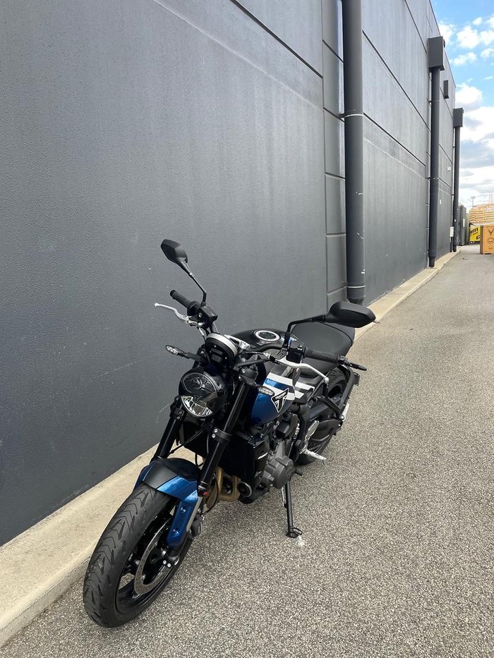 2025 Triumph Trident 660 Trident Blue