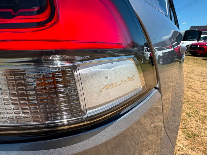 2021 Isuzu MU-X LS-T