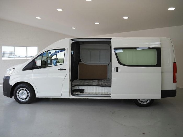 2022 Toyota Hiace