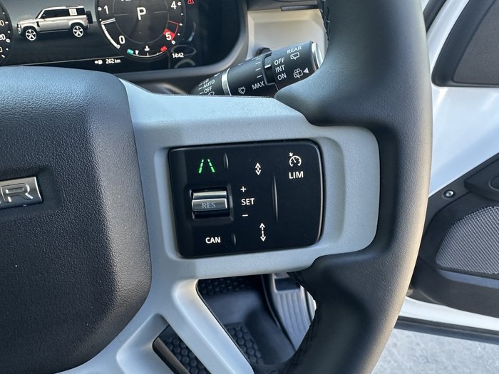 2024 Land Rover Defender 110 D250 Hard Top S