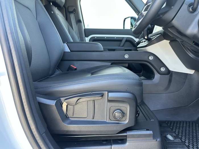 2024 Land Rover Defender 110 D250 Hard Top S