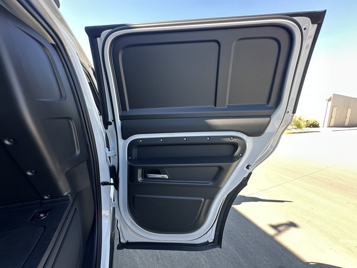 2024 Land Rover Defender 110 D250 Hard Top S