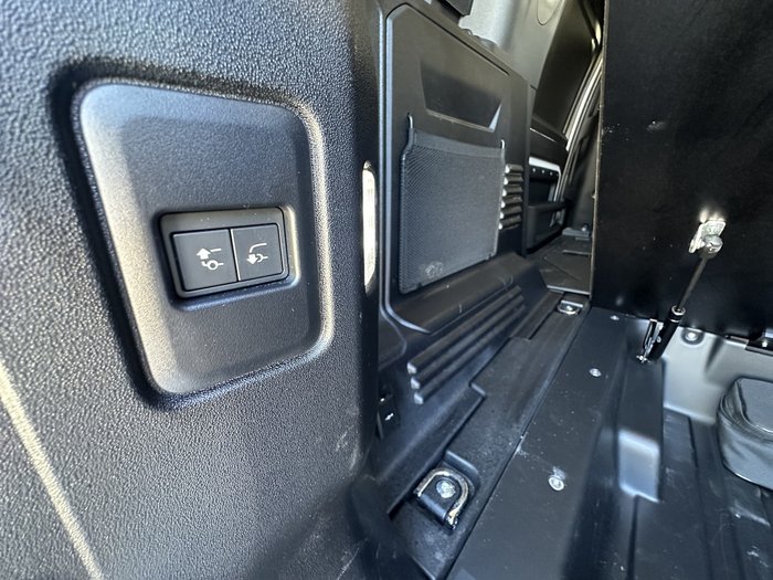 2024 Land Rover Defender 110 D250 Hard Top S